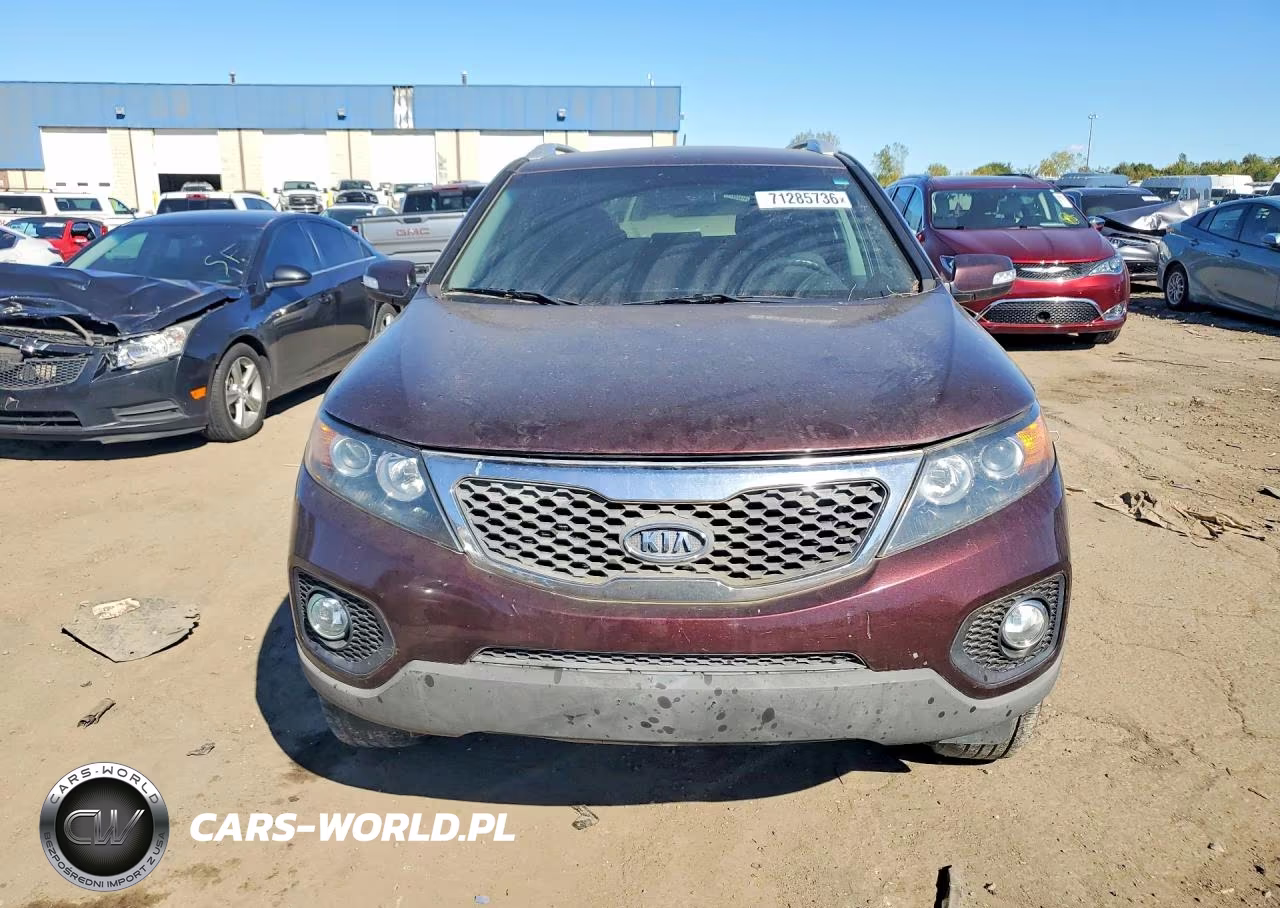 2011 Kia Sorento Lx VIN:5XYKTDA16BG039378 - 5