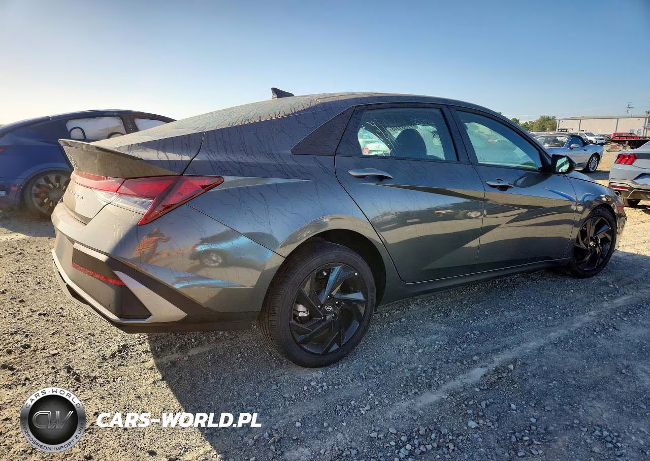 2026 Hyundai Elantra Sel Sport VIN:KMHLM4DG5TU195005 - 3