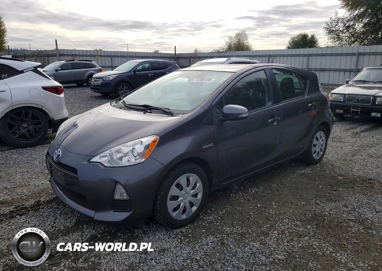2014 Toyota Prius C Two – zdjęcie 1 z 13
