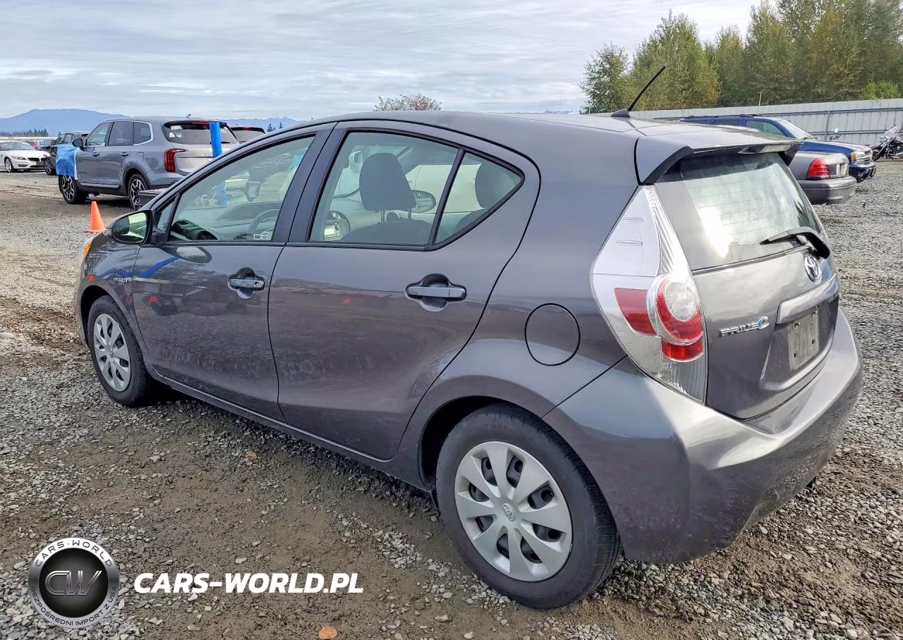 2014 Toyota Prius C Two VIN:JTDKDTB37E1569466 - 2