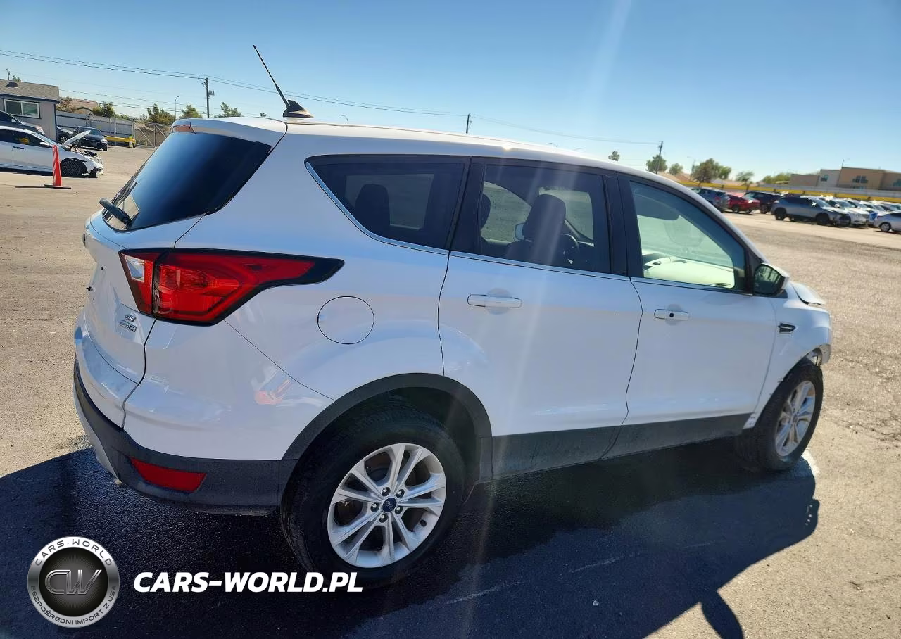 2019 Ford Escape Se VIN:1FMCU9GD5KUC34463 - 3