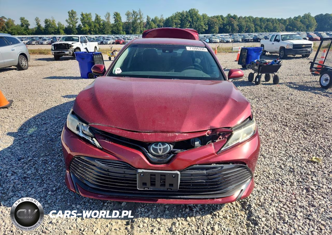 2018 Toyota Camry Le VIN:4T1B11HK0JU654844 - 5