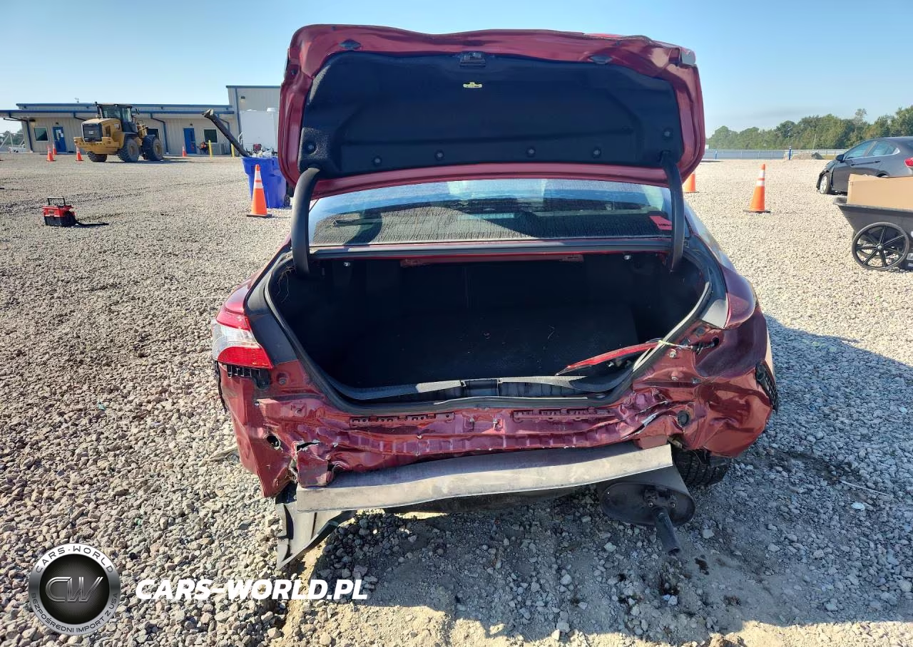 2018 Toyota Camry Le VIN:4T1B11HK0JU654844 - 6
