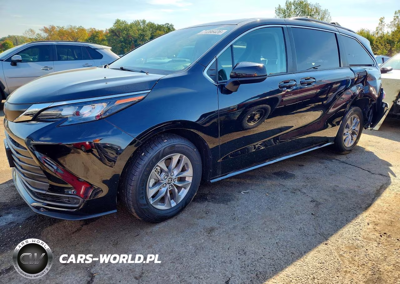 2024 Toyota Sienna Le
