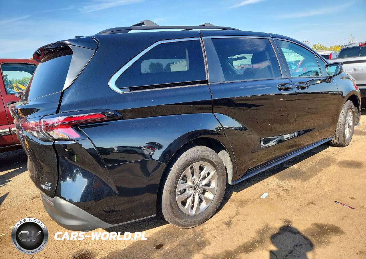 2024 Toyota Sienna Le VIN:5TDKSKFC6RS128558 - 3