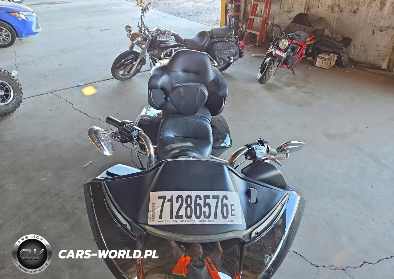 2016 Harley-Davidson Fltru VIN:1HD1KGL19GB689724 - 5