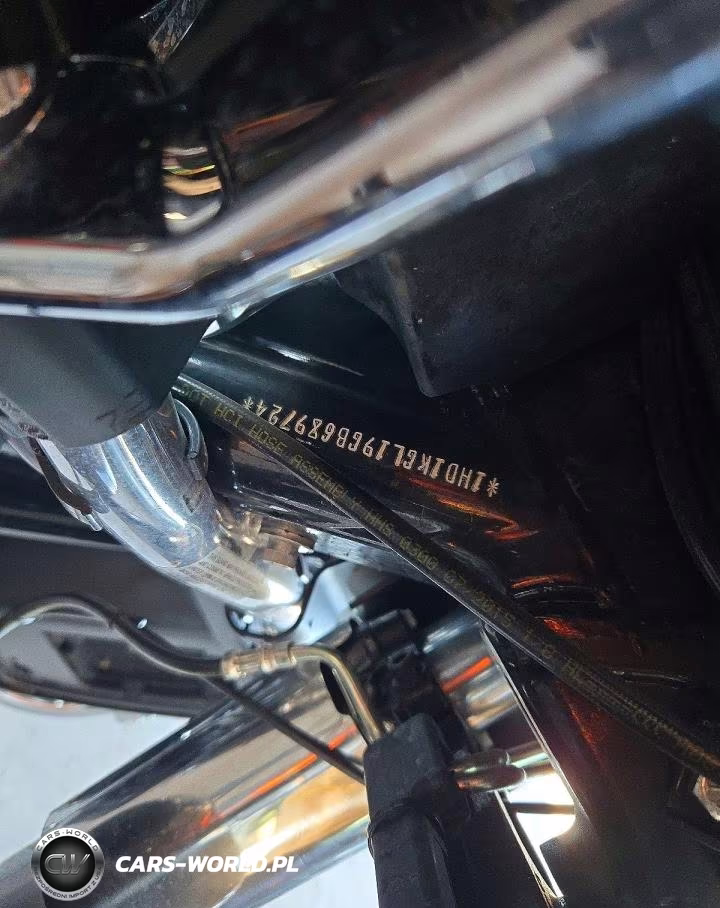 2016 Harley-Davidson Fltru VIN:1HD1KGL19GB689724 - 9