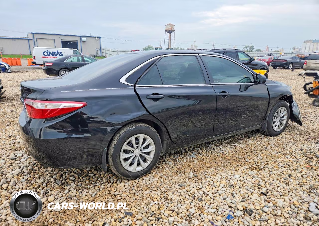 2017 Toyota Camry Le VIN:4T1BF1FK5HU373976 - 3