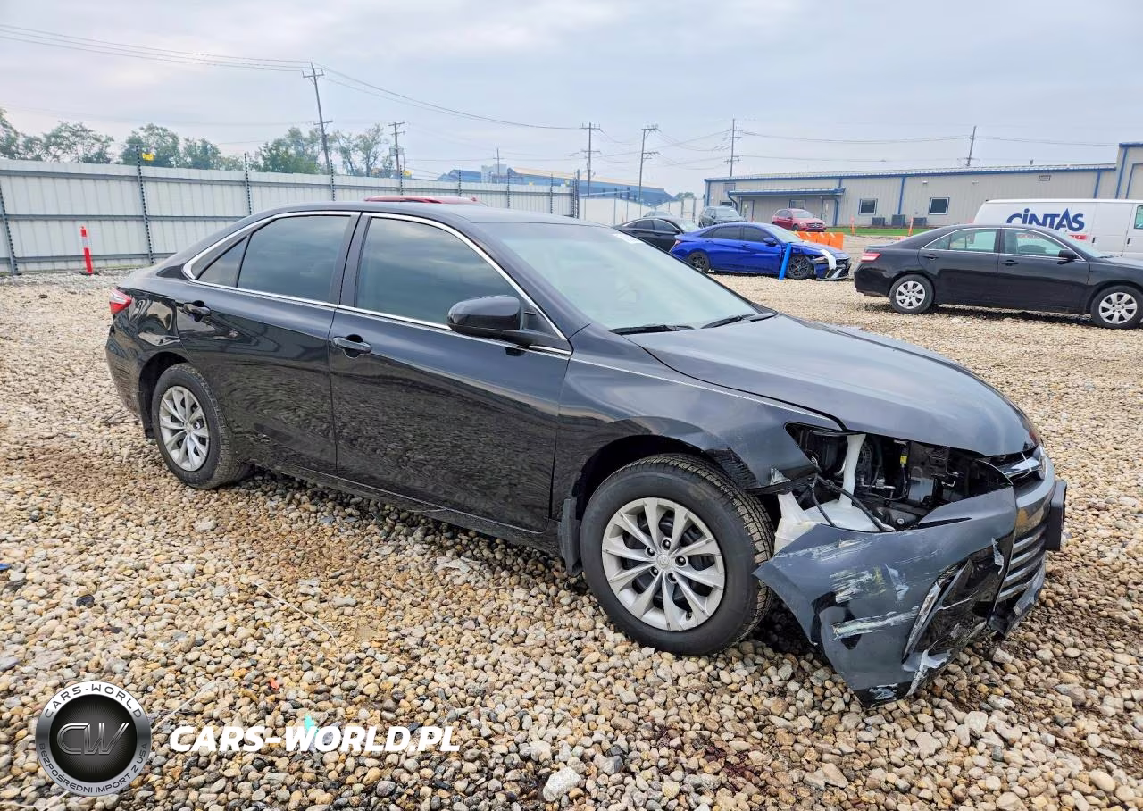 2017 Toyota Camry Le VIN:4T1BF1FK5HU373976 - 4
