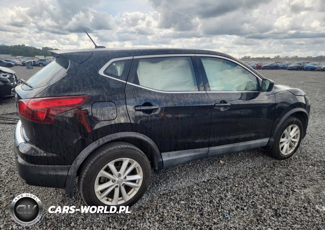 2018 Nissan Rogue Sport S VIN:JN1BJ1CP3JW163635 - 3
