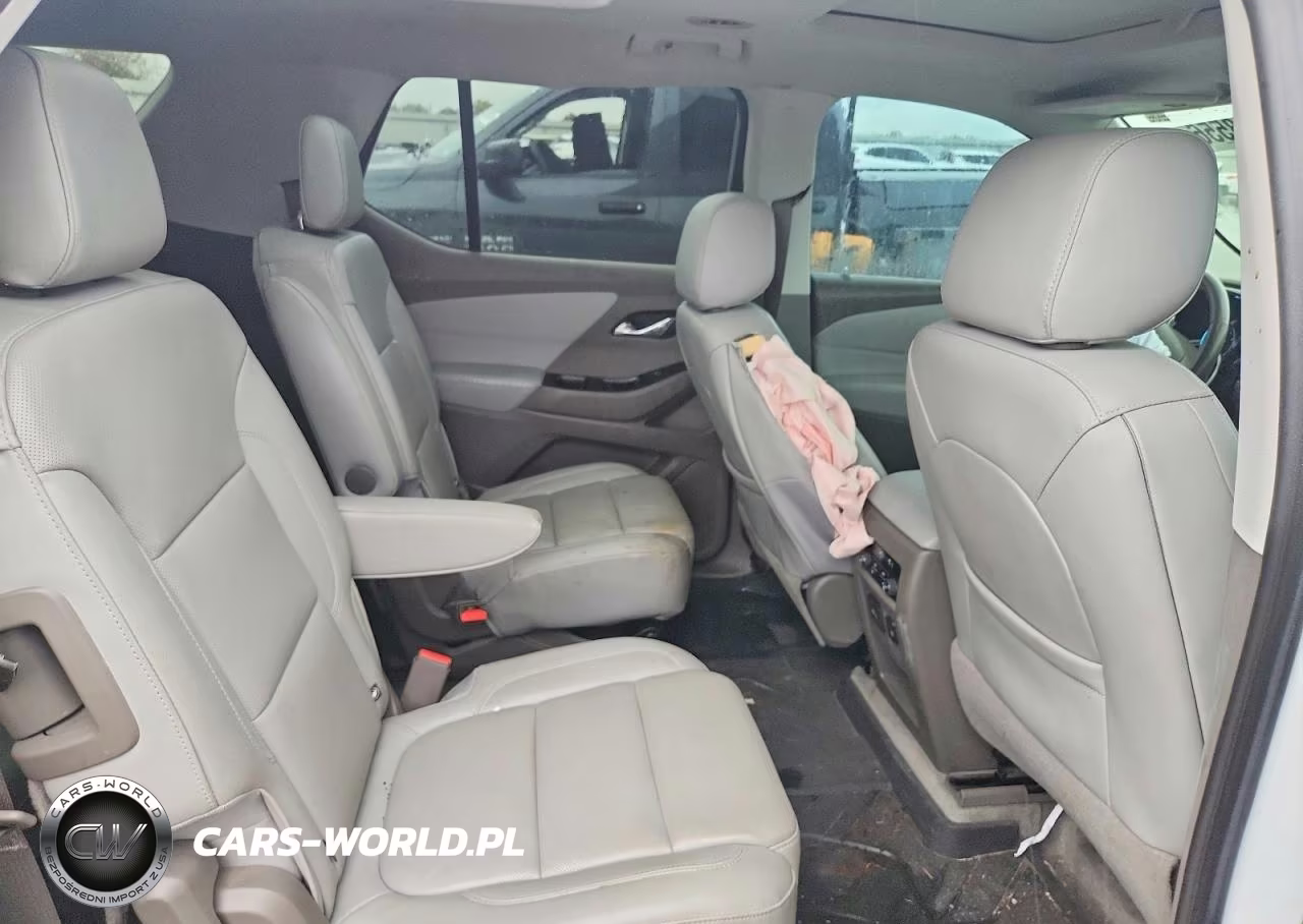 2018 Chevrolet Traverse Premier VIN:1GNERKKWXJJ127138 - 11