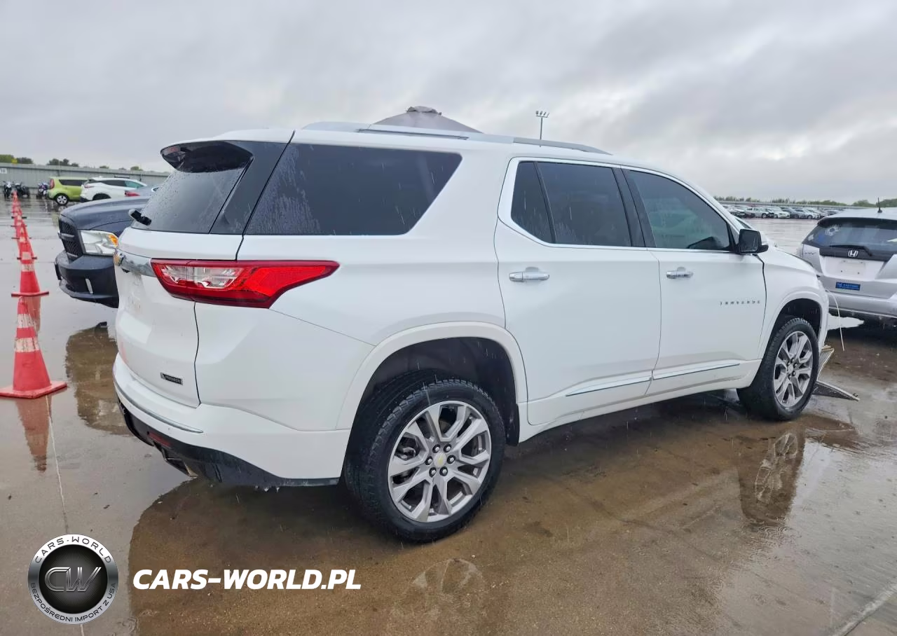 2018 Chevrolet Traverse Premier VIN:1GNERKKWXJJ127138 - 3