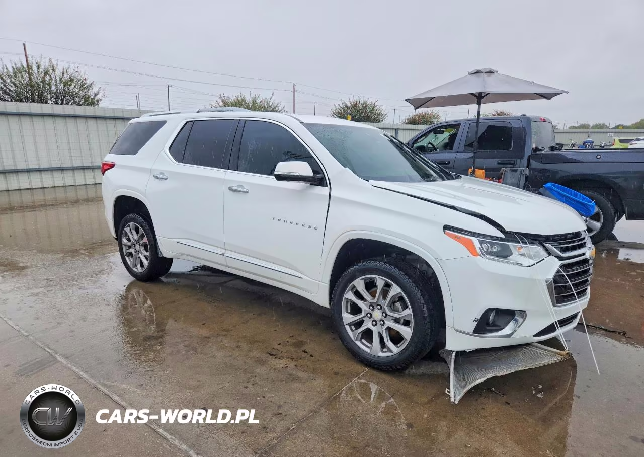 2018 Chevrolet Traverse Premier VIN:1GNERKKWXJJ127138 - 4