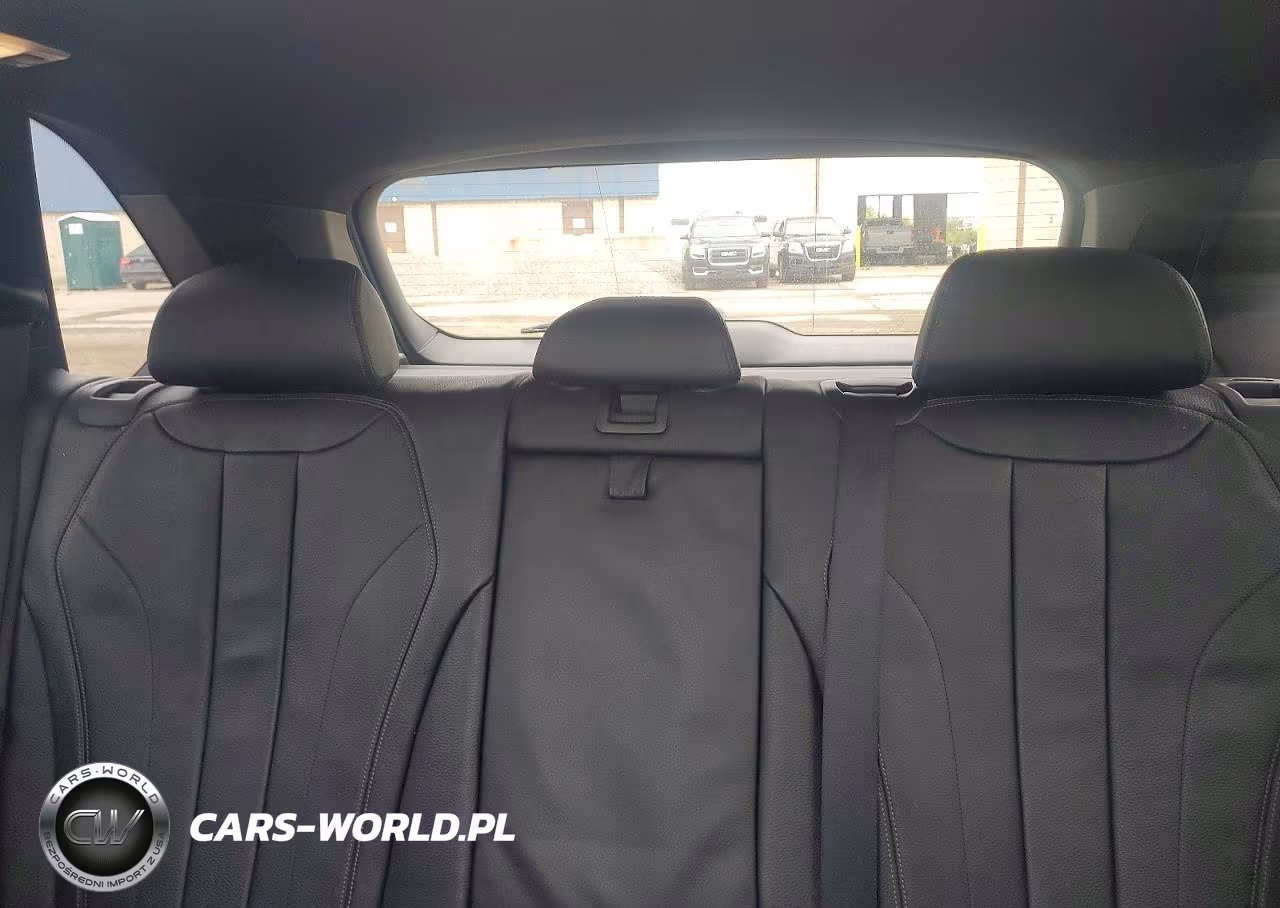 2018 BMW X5 xDrive50I VIN:5UXKR6C56J0U15638 - 10