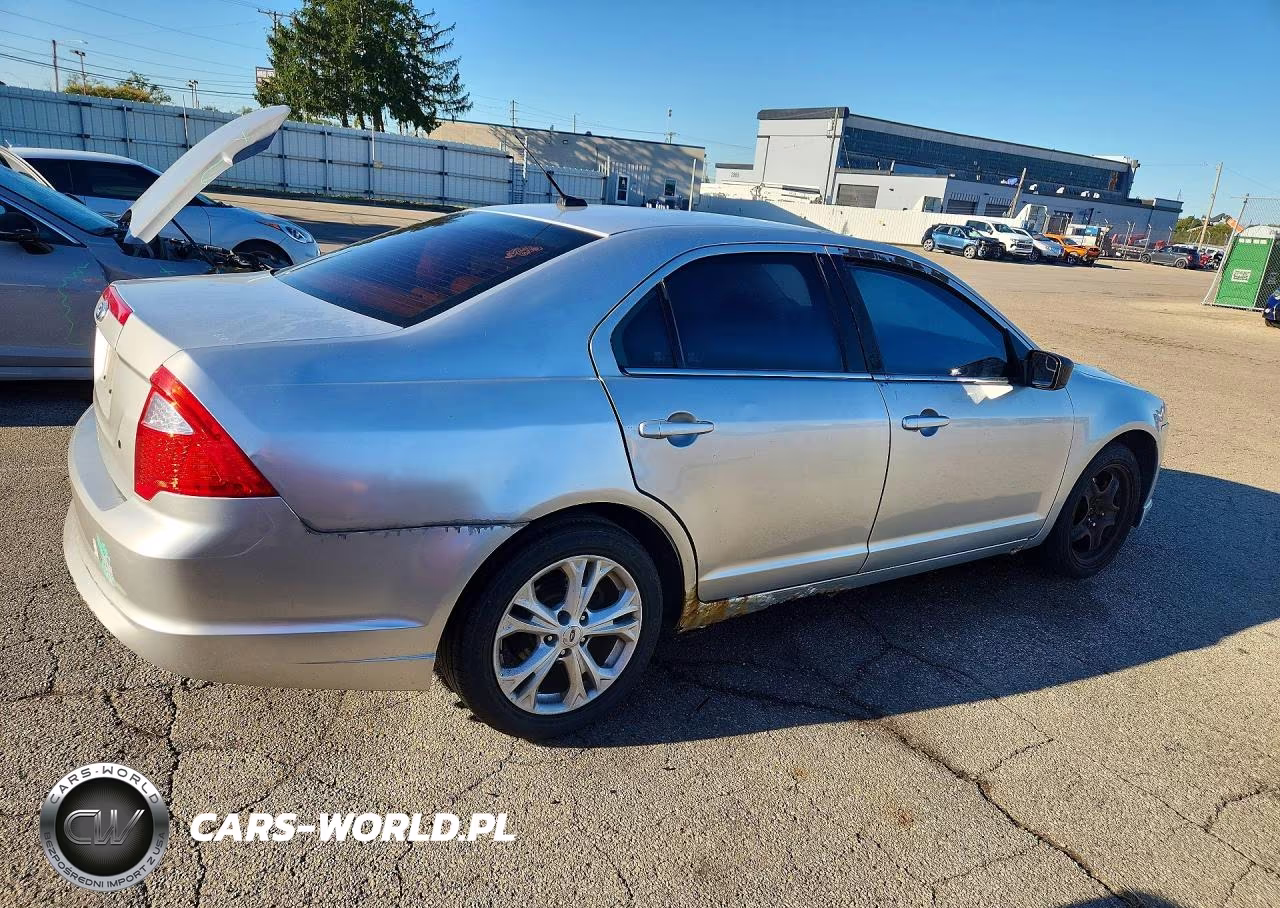 2012 Ford Fusion S VIN:3FAHP0GA2CR201325 - 3