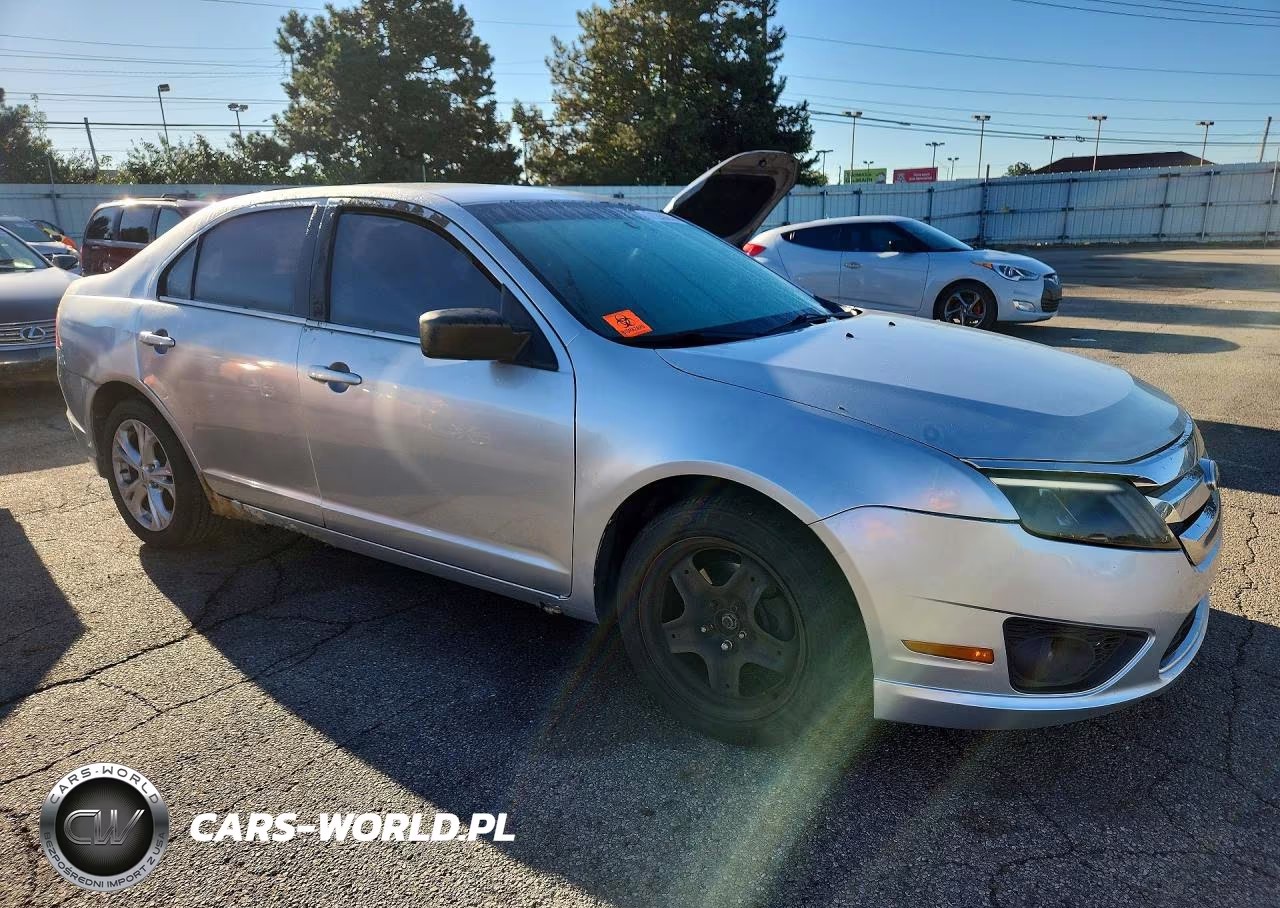 2012 Ford Fusion S VIN:3FAHP0GA2CR201325 - 4