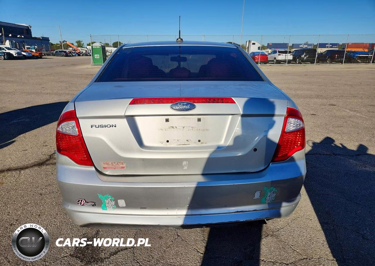 2012 Ford Fusion S VIN:3FAHP0GA2CR201325 - 6