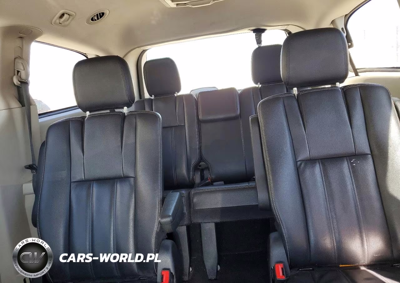2014 Chrysler Town & Country Touring VIN:2C4RC1BG9ER126191 - 10