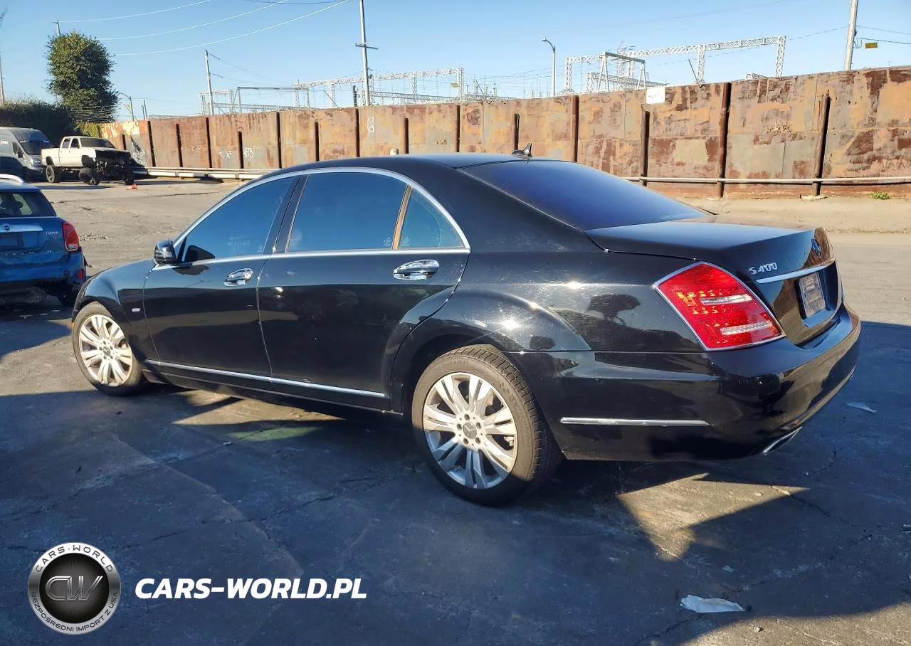 2010 Mercedes-Benz S 400 VIN:WDDNG9FB2AA313292 - 2