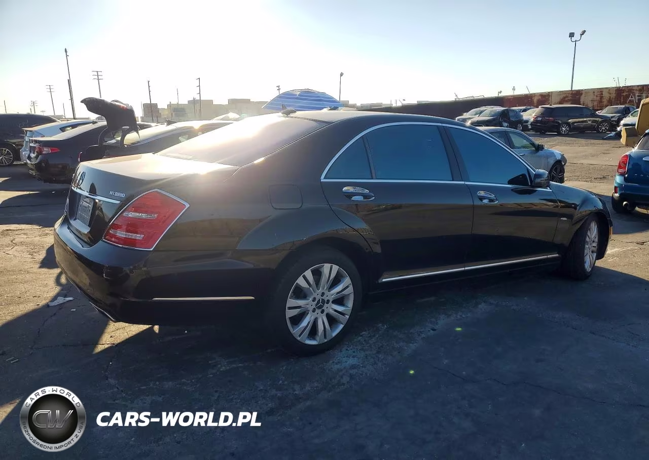 2010 Mercedes-Benz S 400 VIN:WDDNG9FB2AA313292 - 3