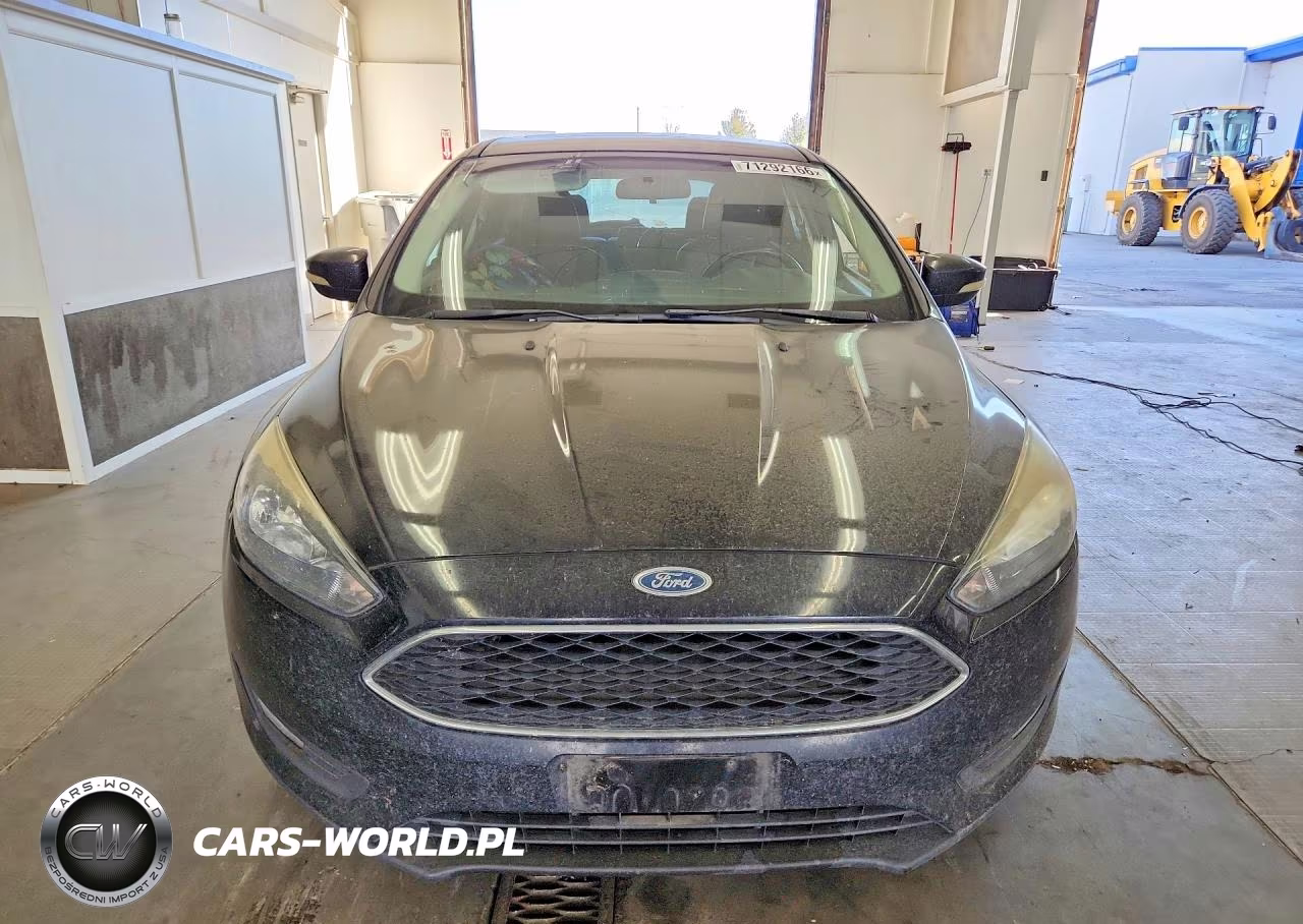 2016 Ford Focus Se VIN:1FADP3K26GL238883 - 5