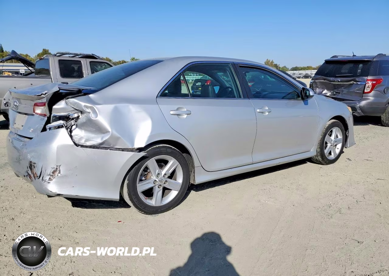 2014 Toyota Camry Se VIN:4T1BF1FK8EU774112 - 3