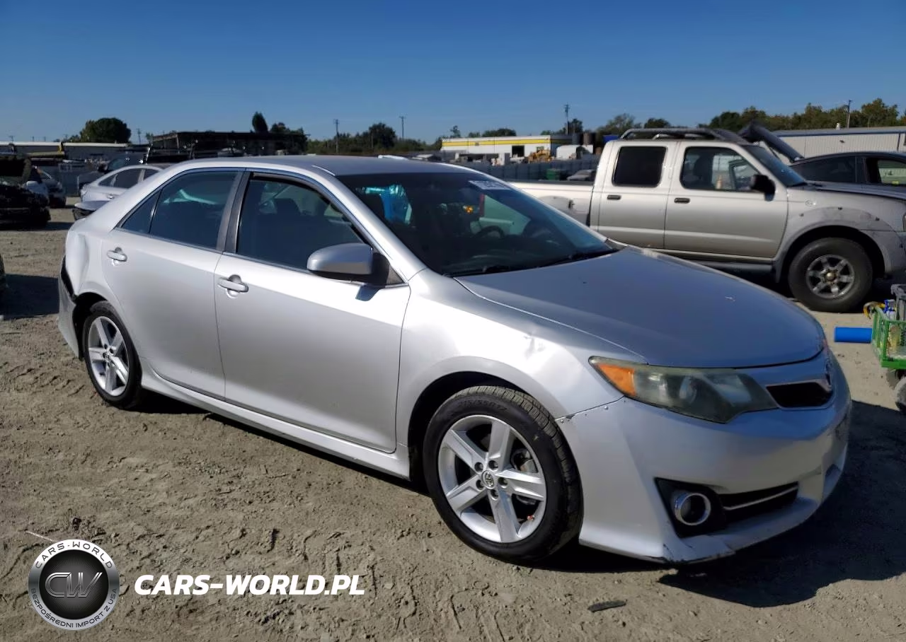 2014 Toyota Camry Se VIN:4T1BF1FK8EU774112 - 4