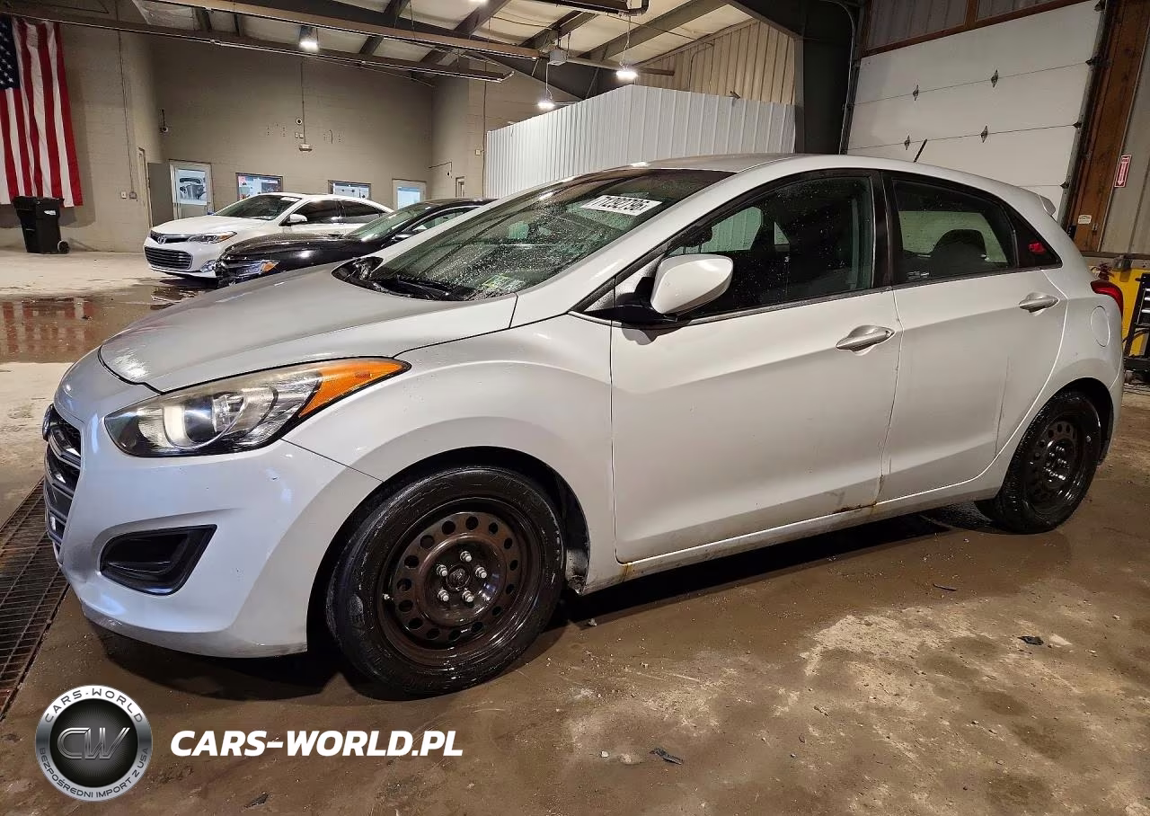 2017 Hyundai Elantra Gt Base – zdjęcie 1 z 12