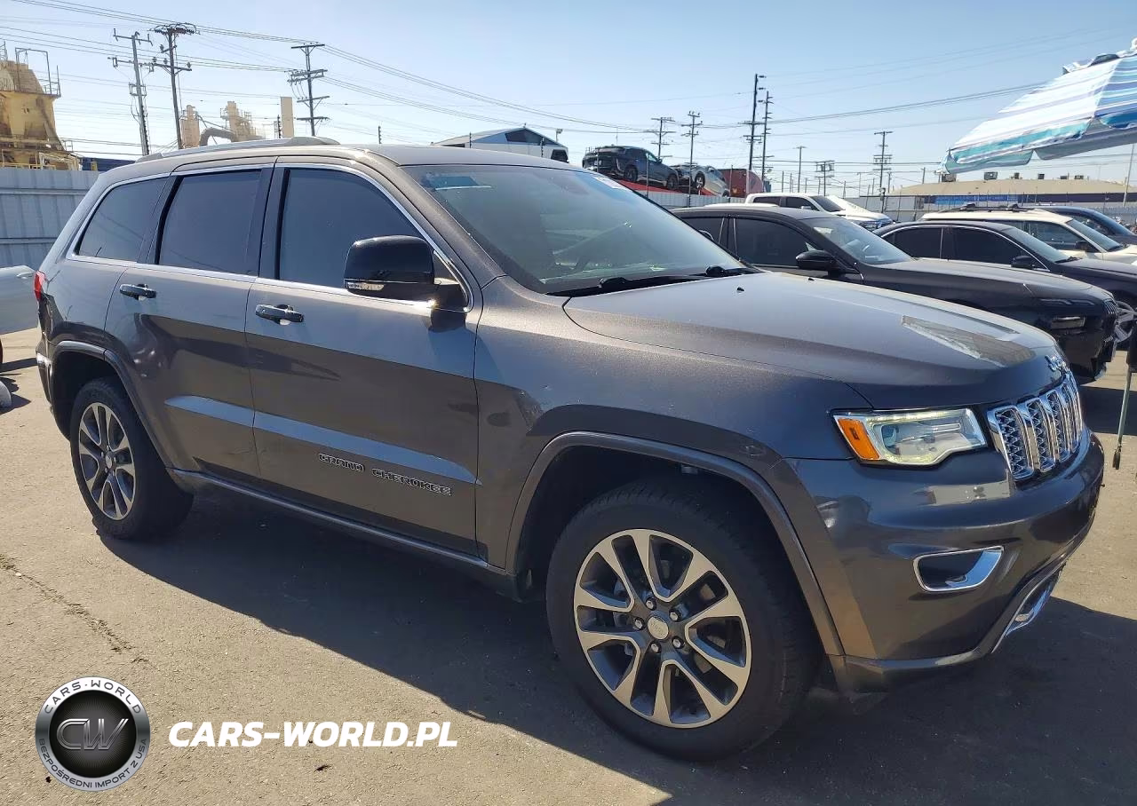 2017 Jeep Grand Cherokee Overland VIN:1C4RJFCG4HC920076 - 4