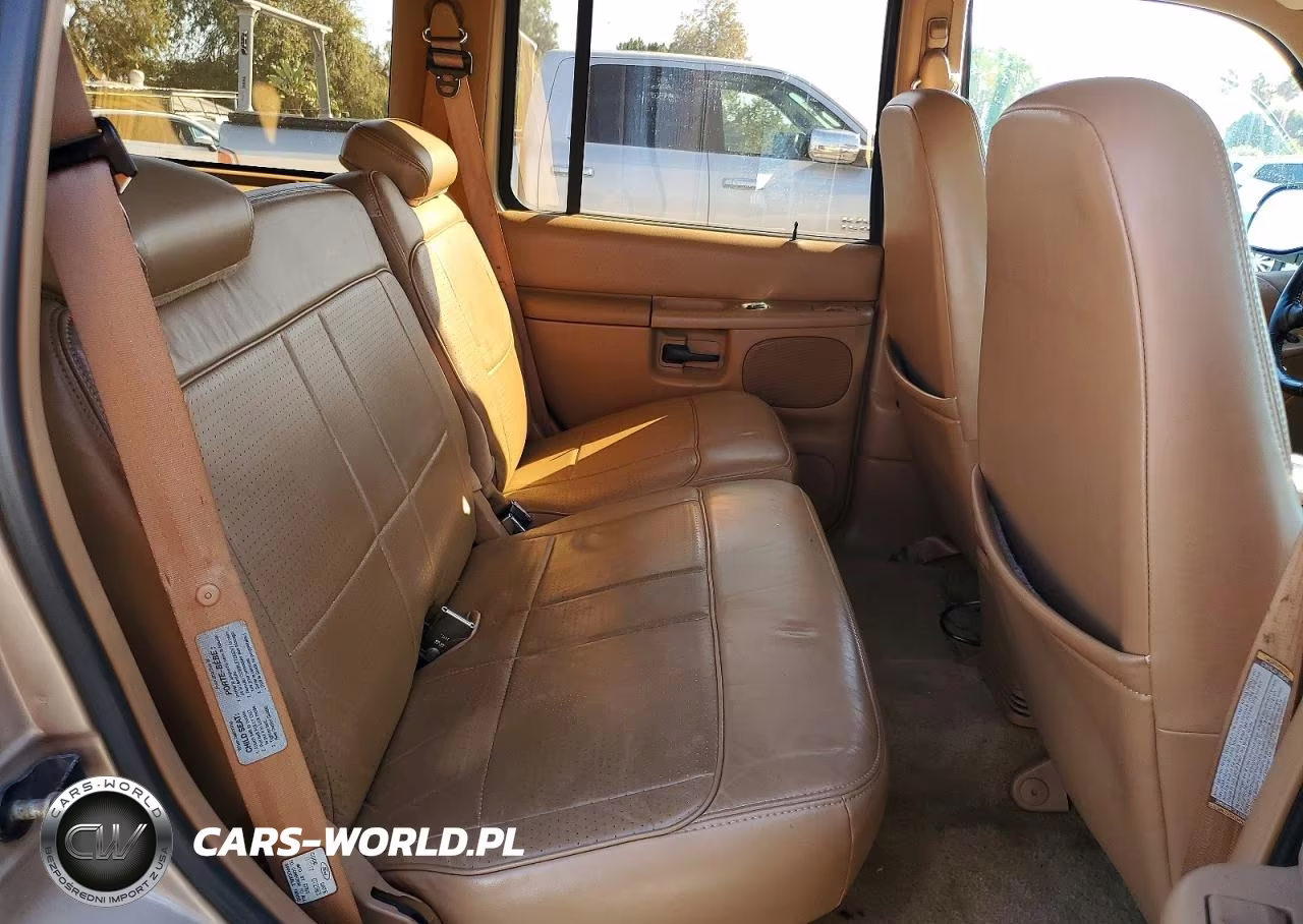 1996 Ford Explorer VIN:1FMDU32X1TZA88019 - 11