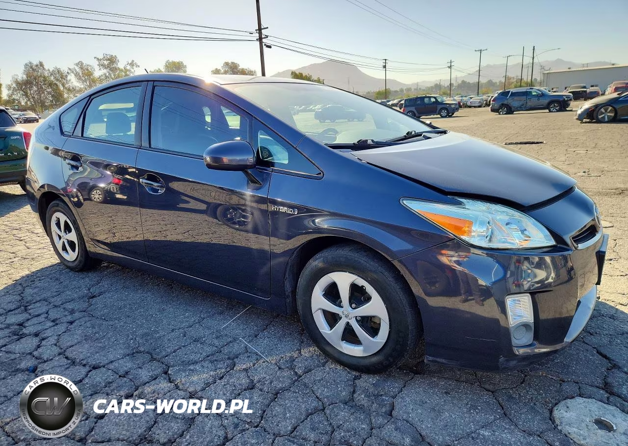 2011 Toyota Prius Two VIN:JTDKN3DU3B5325692 - 4