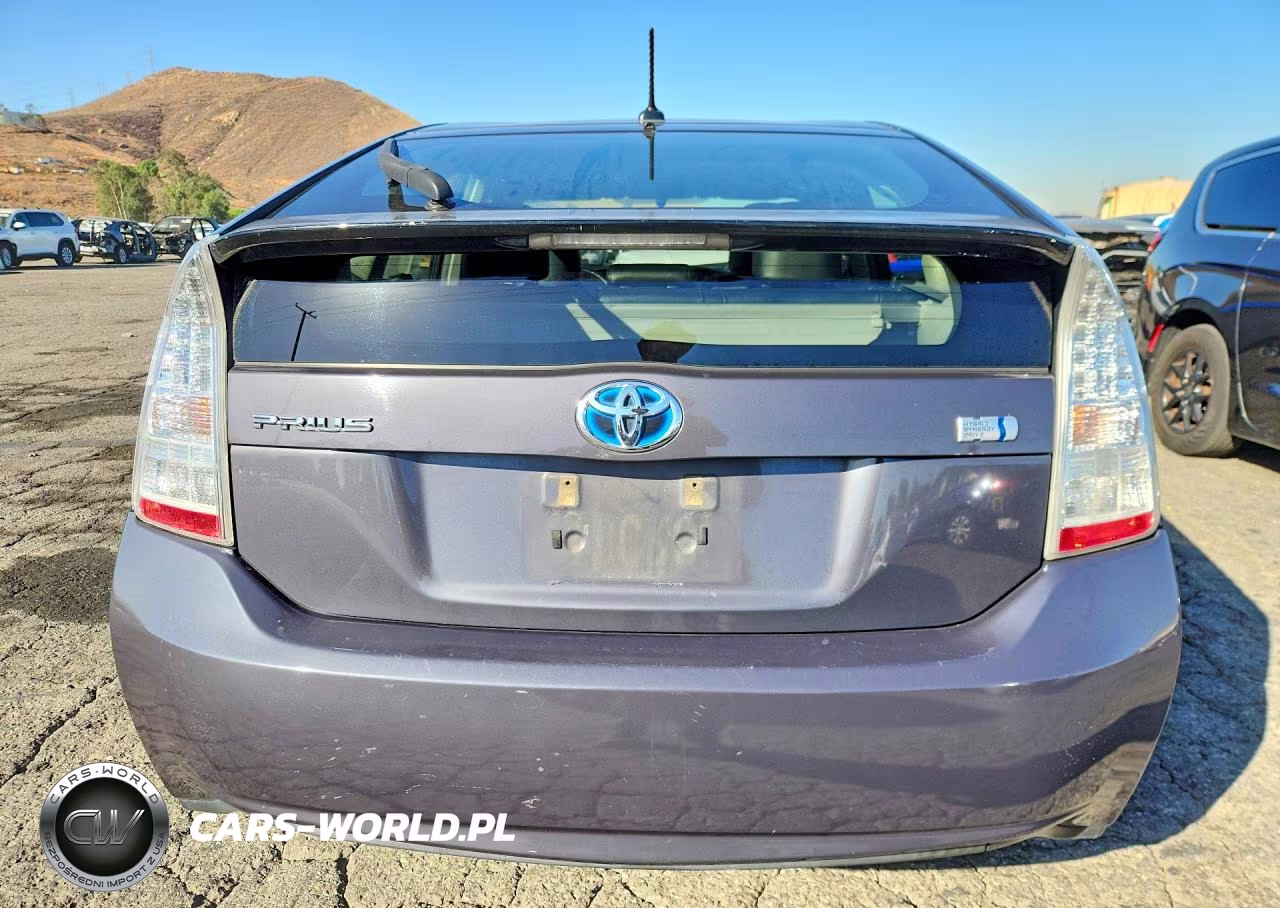 2011 Toyota Prius Two VIN:JTDKN3DU3B5325692 - 6