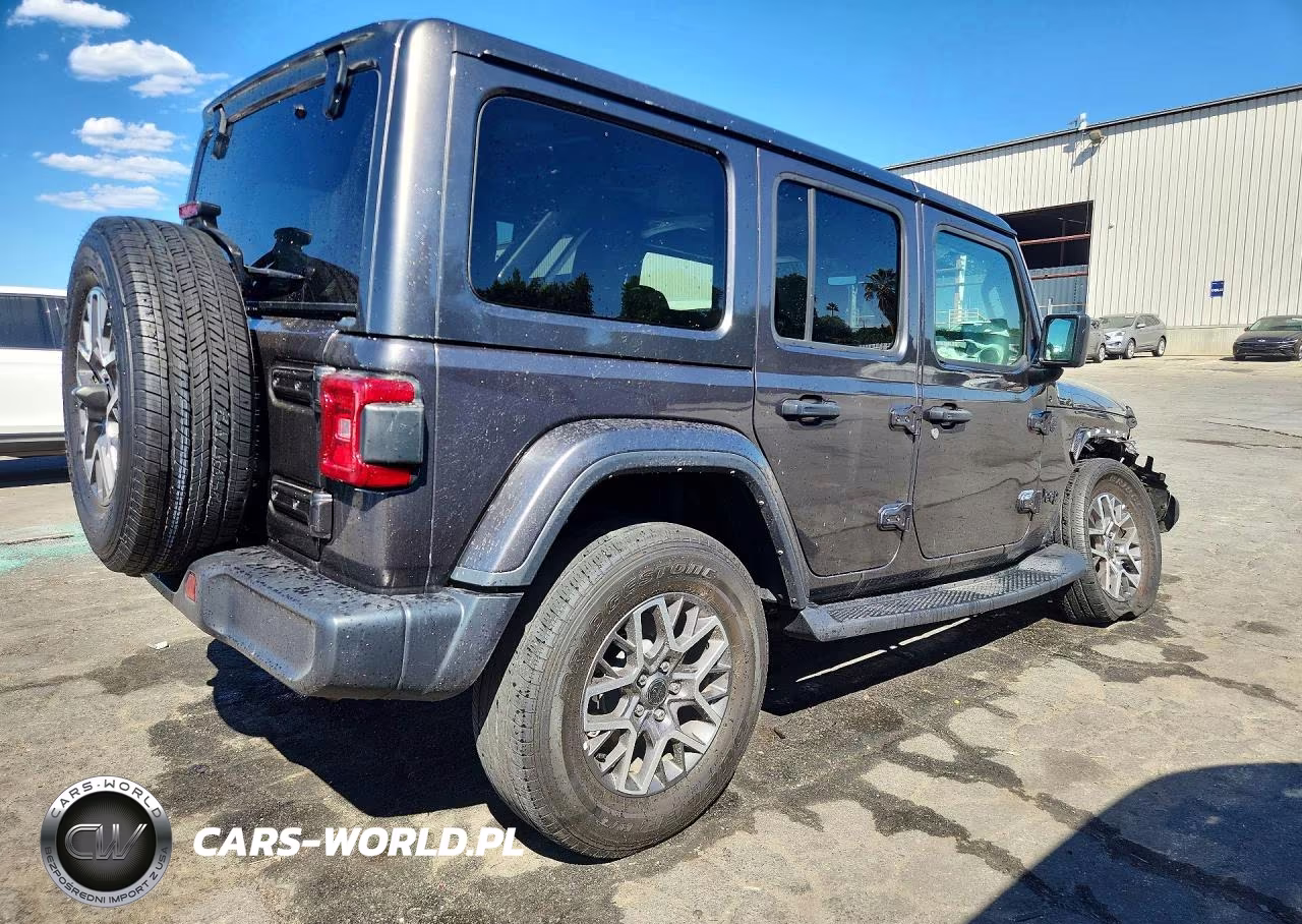 2025 Jeep Wrangler Sahara VIN:1C4PJXENXSW534504 - 3