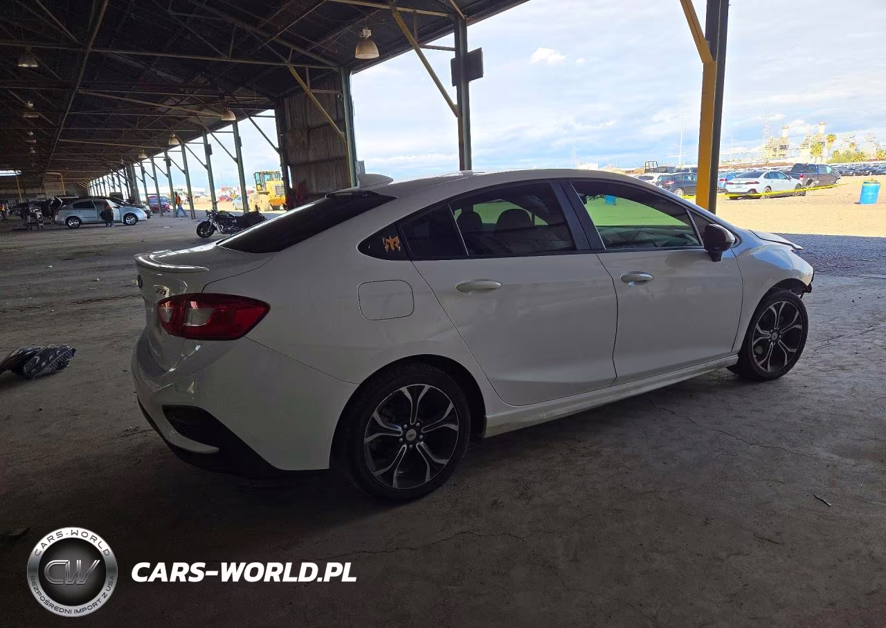 2019 Chevrolet Cruze Lt VIN:1G1BE5SM2K7138472 - 3