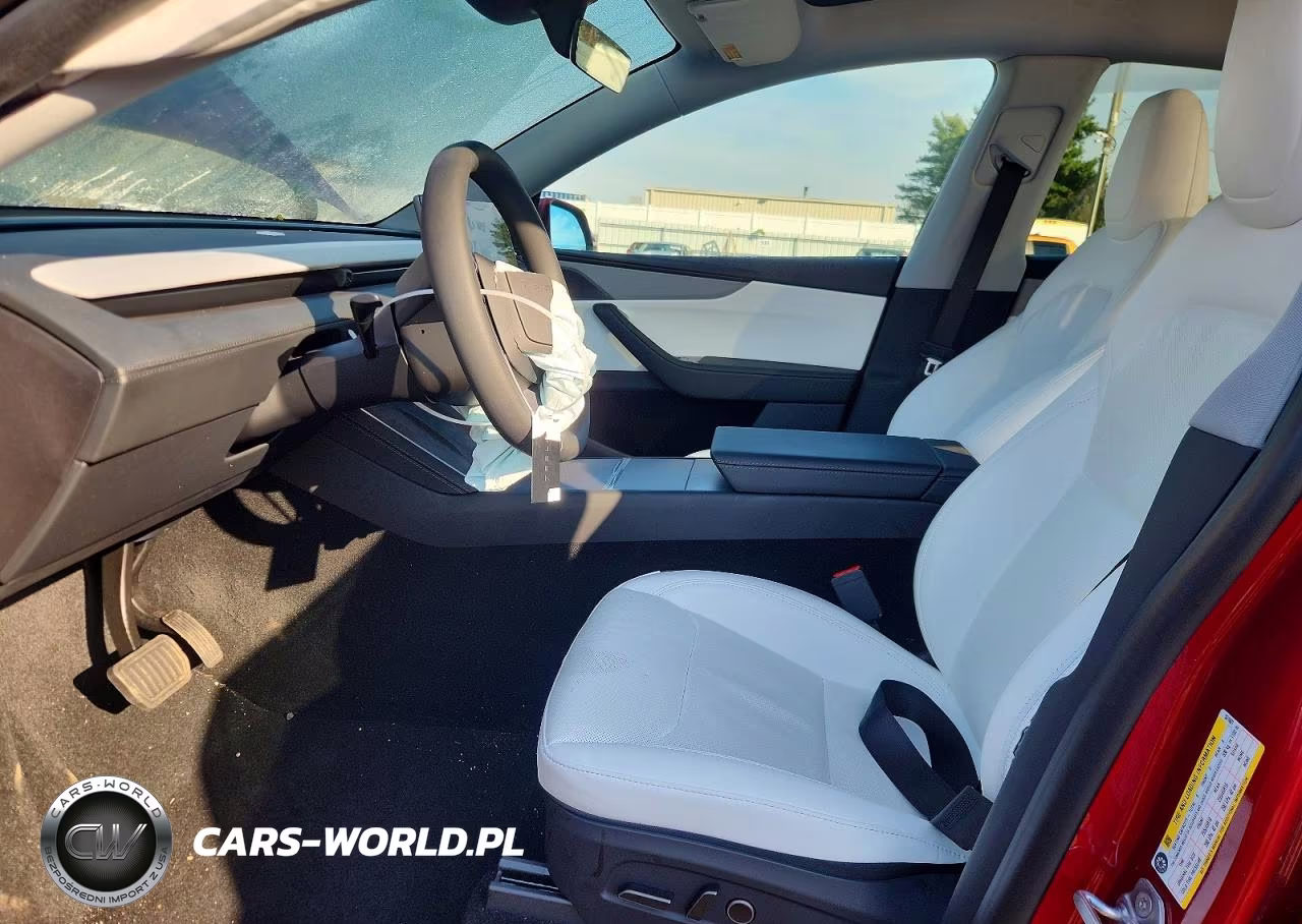 2026 Tesla Model Y VIN:7SAYGDEE1TF531601 - 7