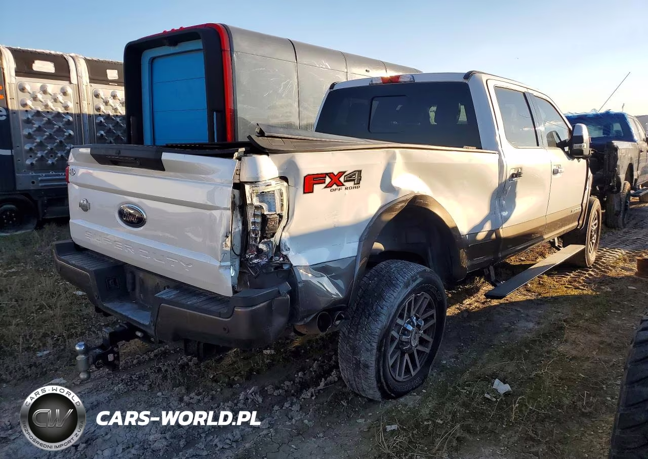 2018 Ford F250 Super Duty VIN:1FT7W2BT8JEC56021 - 3
