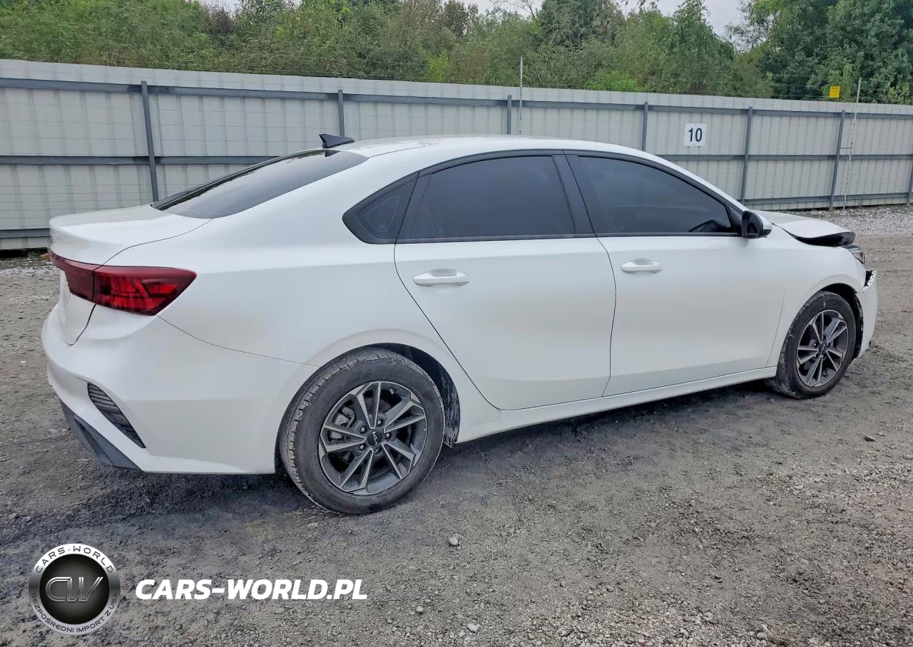 2022 Kia Forte Lxs VIN:3KPF24AD0NE435340 - 3