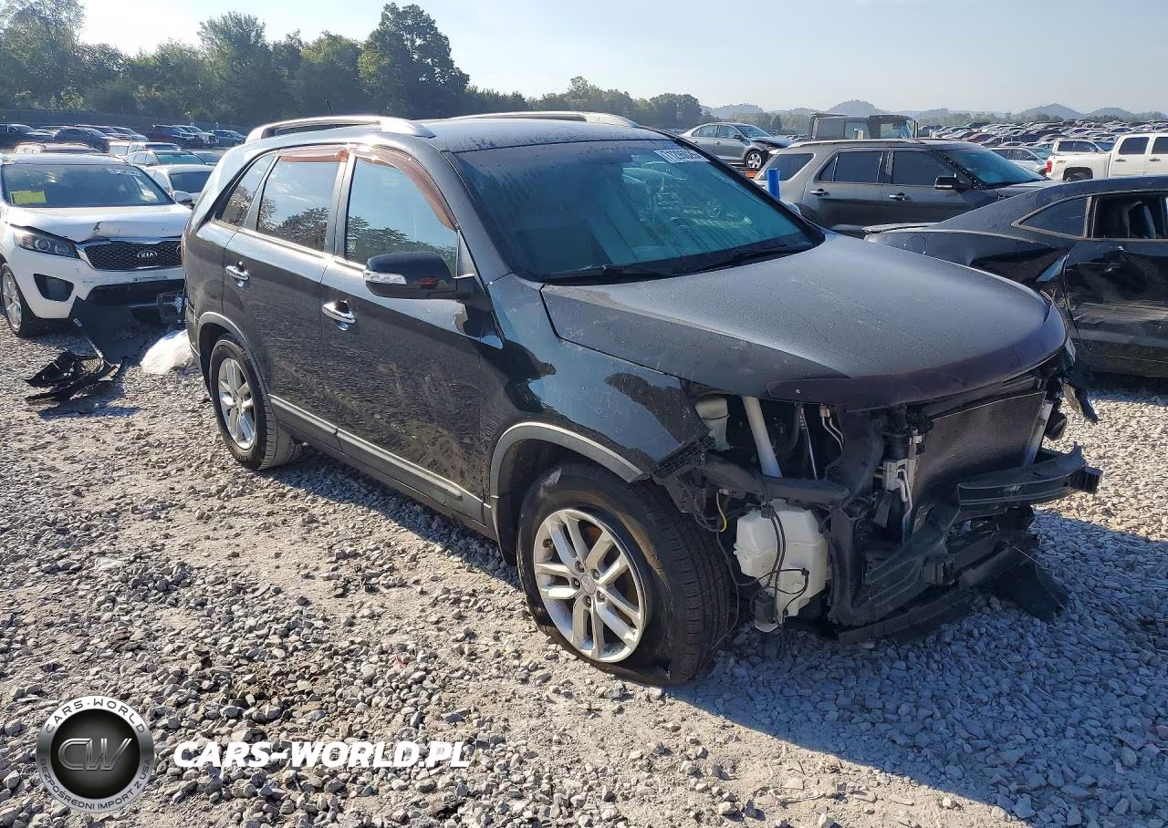 2014 Kia Sorento Lx VIN:5XYKT4A63EG548635 - 4