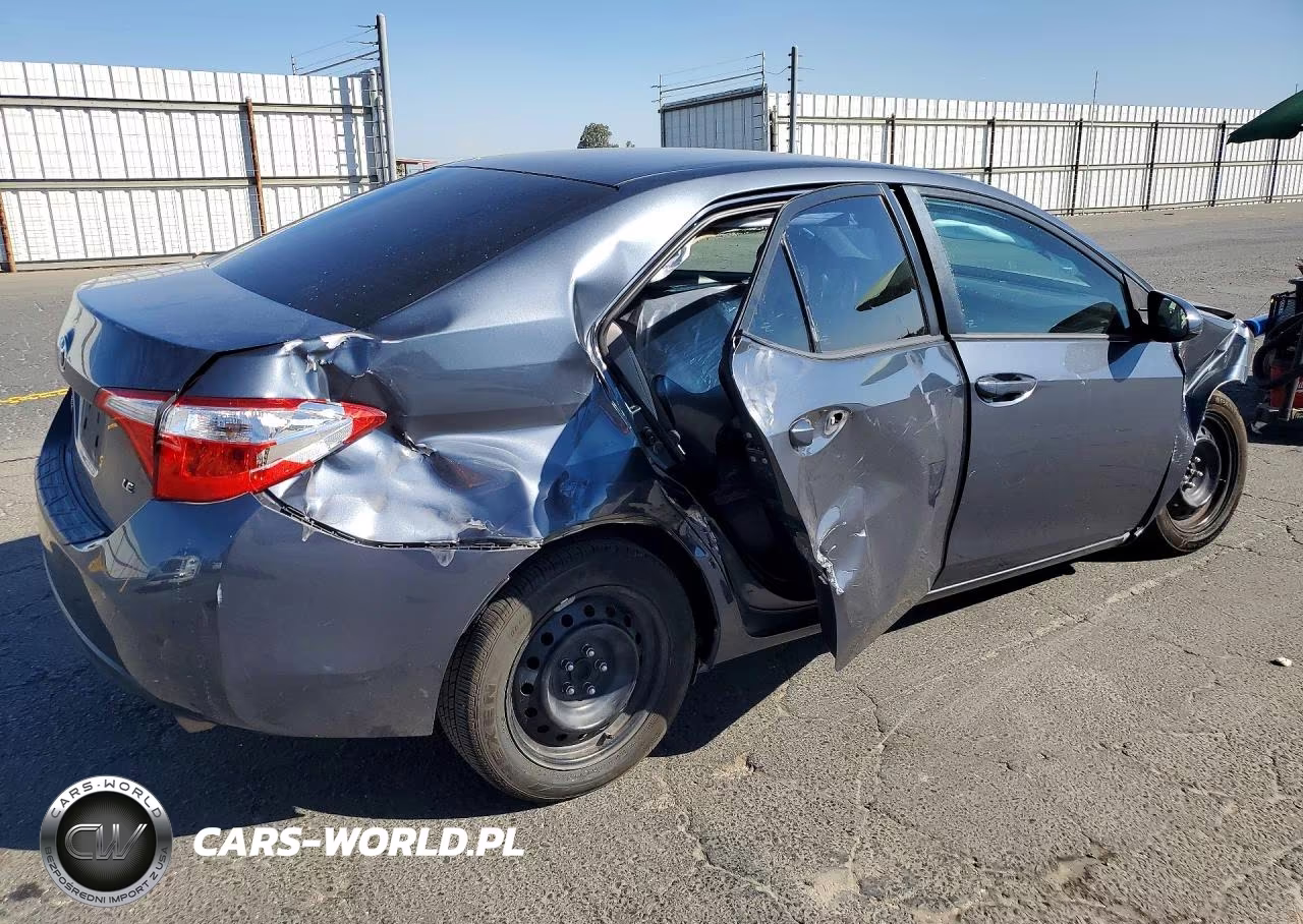 2015 Toyota Corolla Le VIN:5YFBURHE8FP215237 - 3