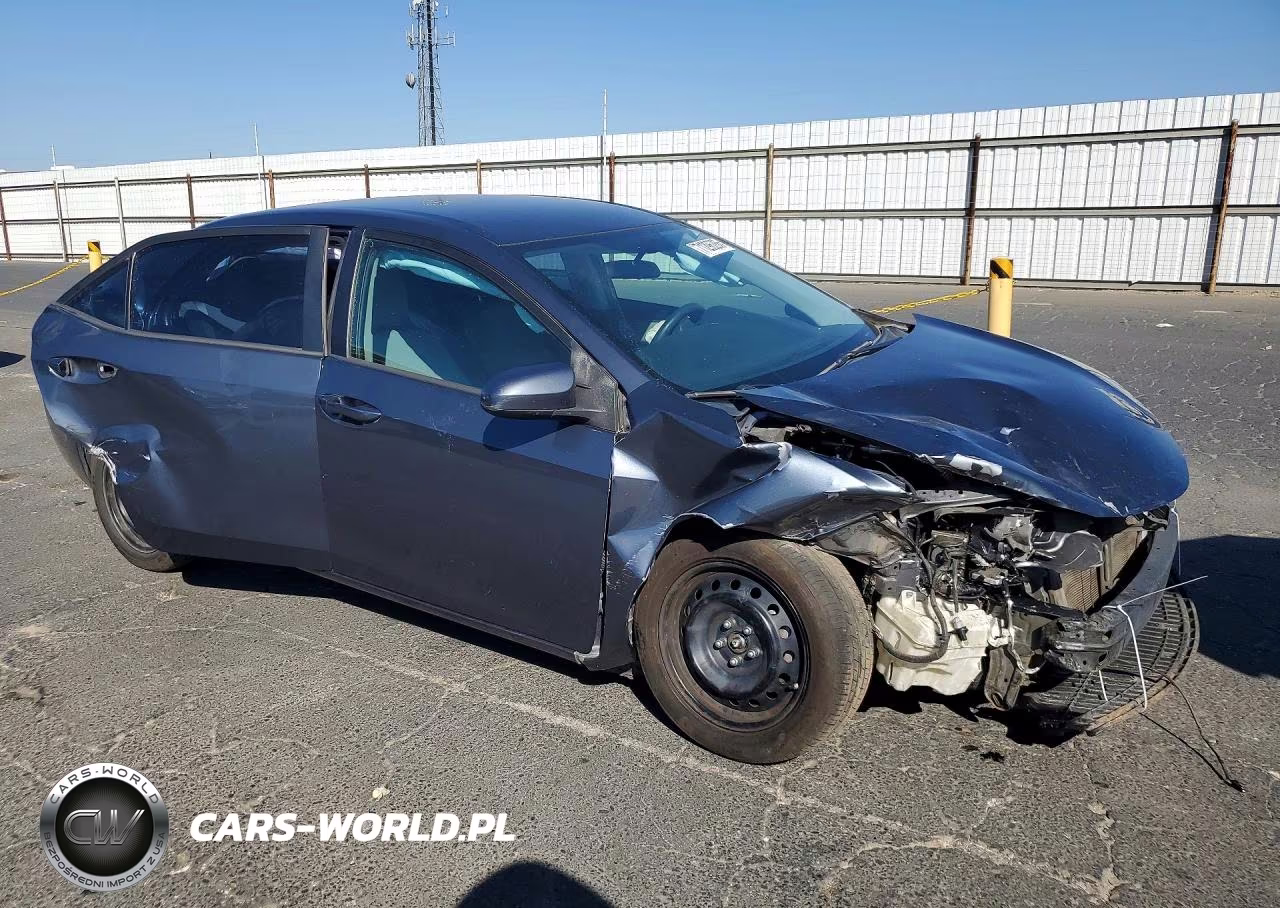 2015 Toyota Corolla Le VIN:5YFBURHE8FP215237 - 4