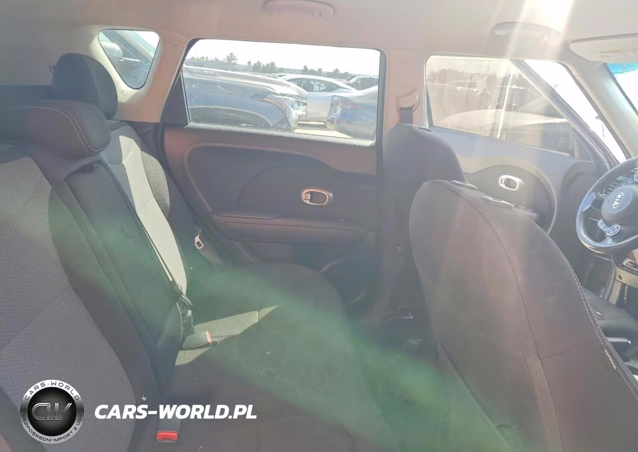 2018 Kia Soul + VIN:KNDJP3A56J7594176 - 10