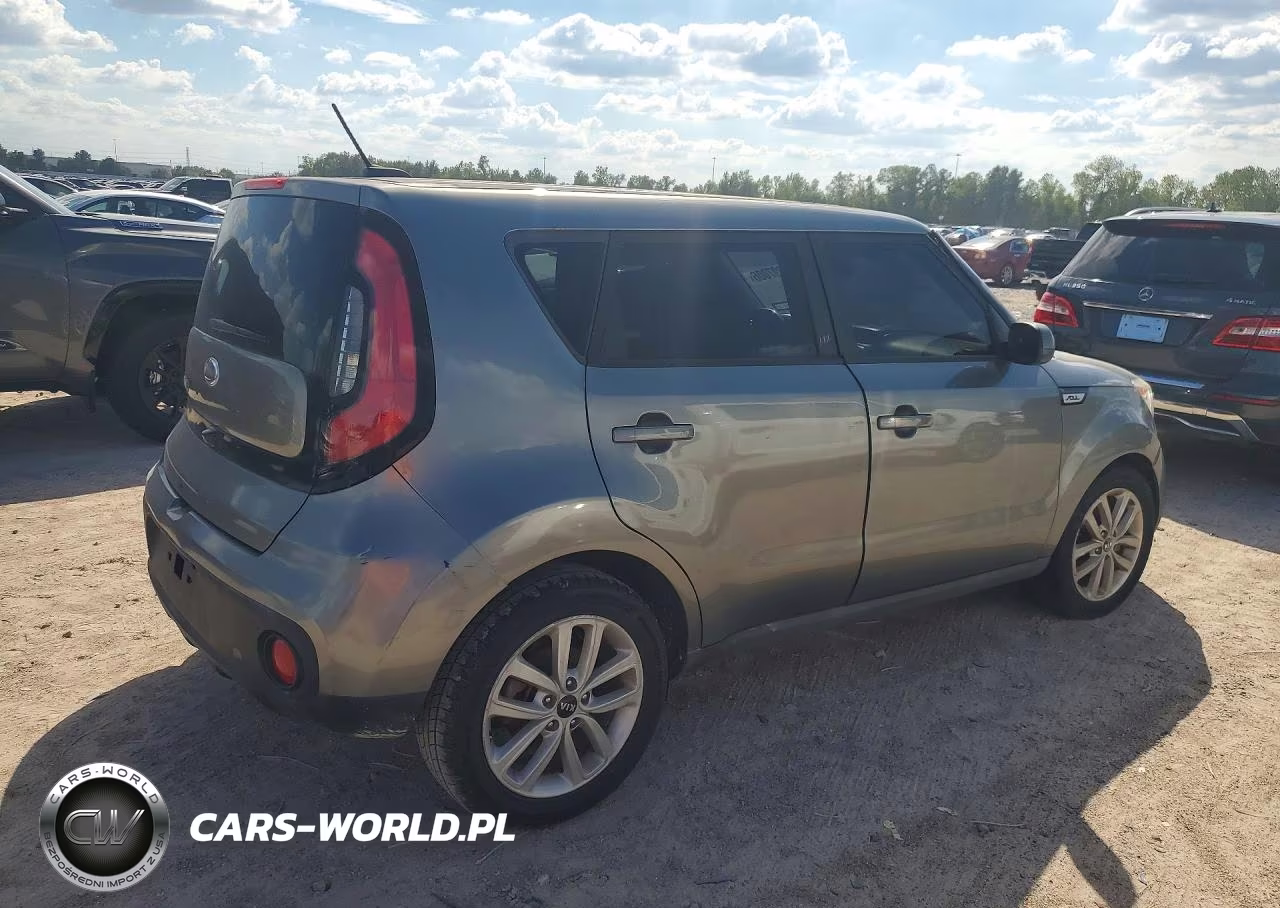 2018 Kia Soul + VIN:KNDJP3A56J7594176 - 3