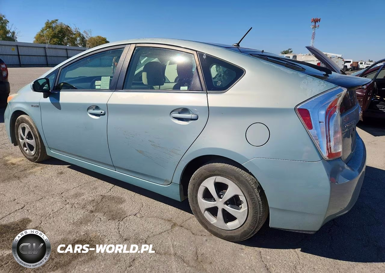 2015 Toyota Prius Two VIN:JTDKN3DU9F1942589 - 2