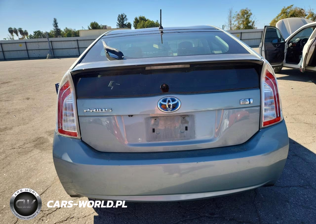 2015 Toyota Prius Two VIN:JTDKN3DU9F1942589 - 6