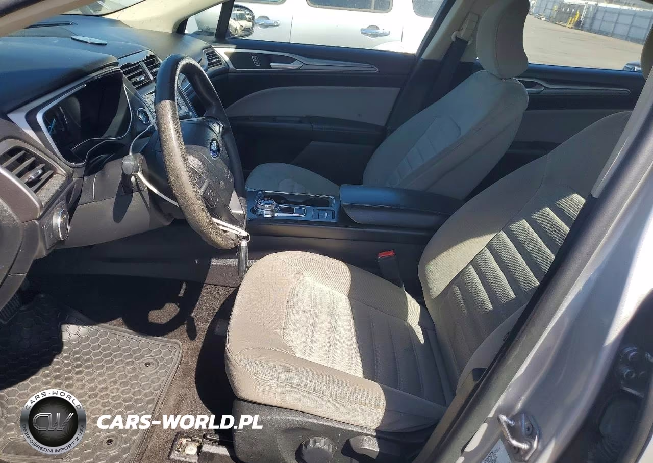2018 Ford Fusion S Hybrid VIN:3FA6P0UU7JR273575 - 7