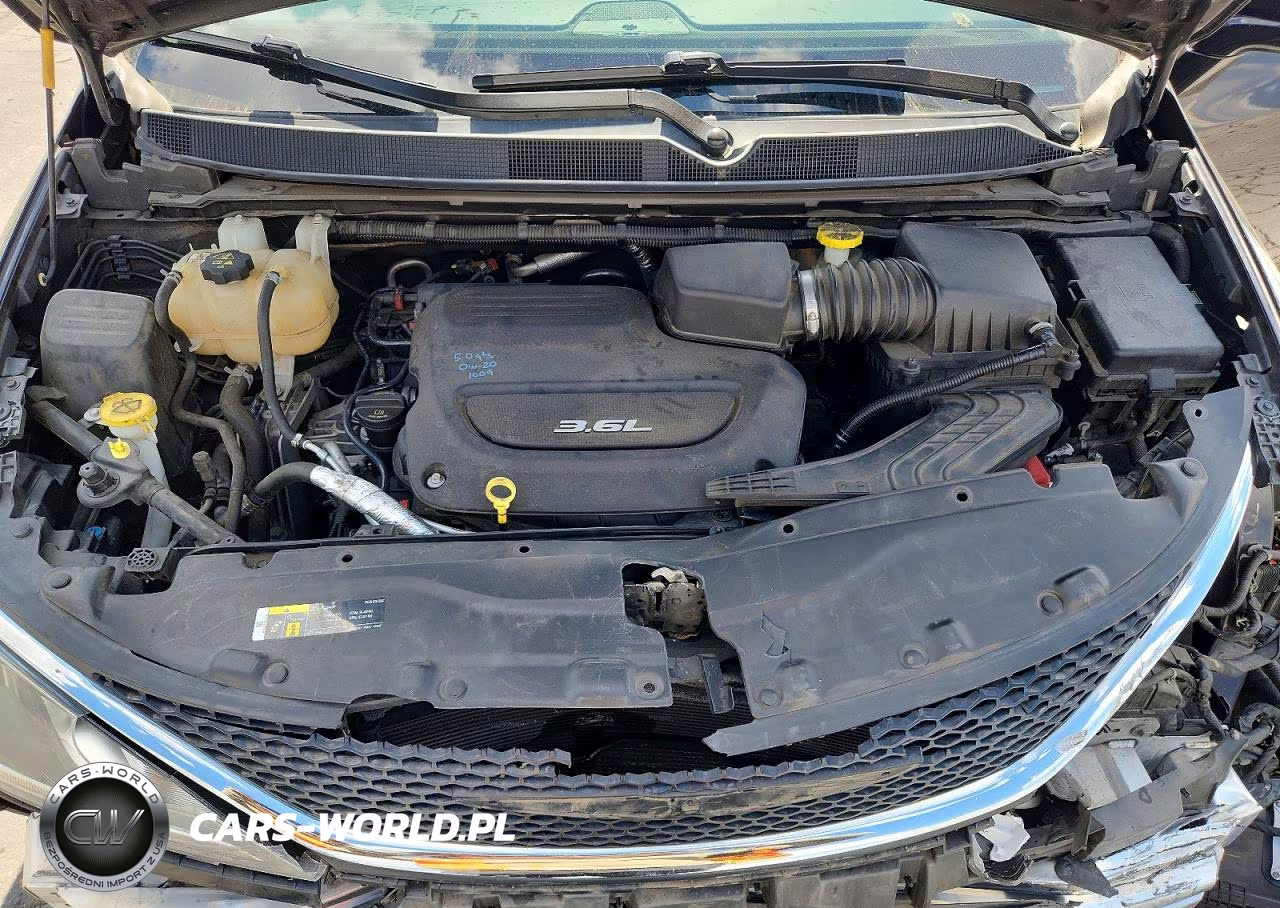 2018 Chrysler Pacifica Touring Plus VIN:2C4RC1FG1JR100866 - 12