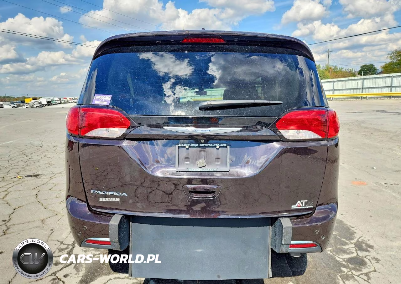 2018 Chrysler Pacifica Touring Plus VIN:2C4RC1FG1JR100866 - 6
