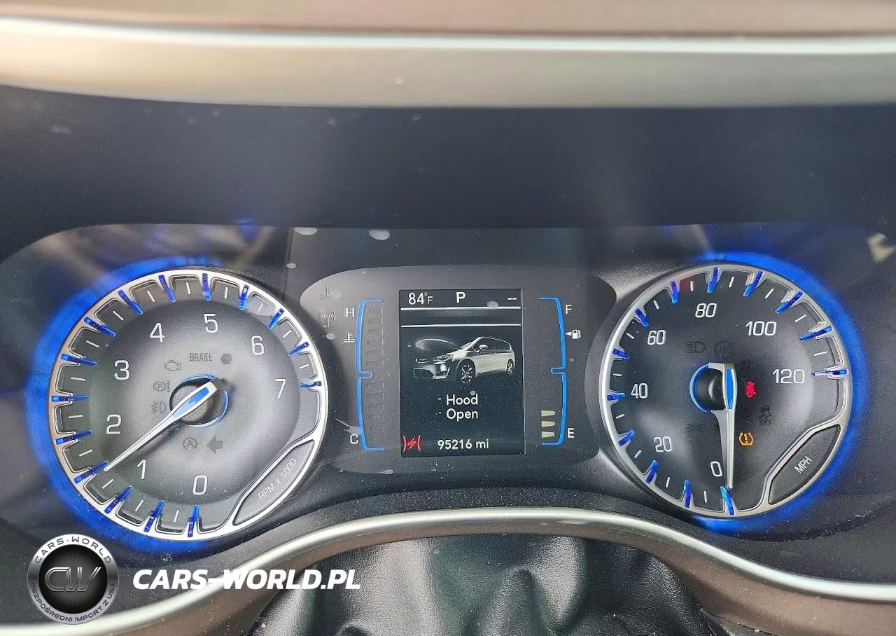2018 Chrysler Pacifica Touring Plus VIN:2C4RC1FG1JR100866 - 9