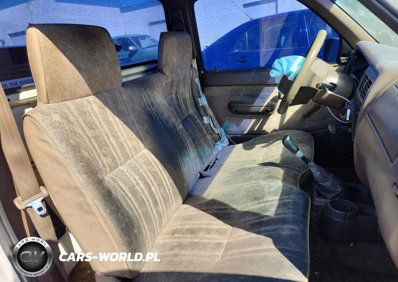 2000 Toyota Tacoma Base VIN:4TANL42N0YZ593343 - 10