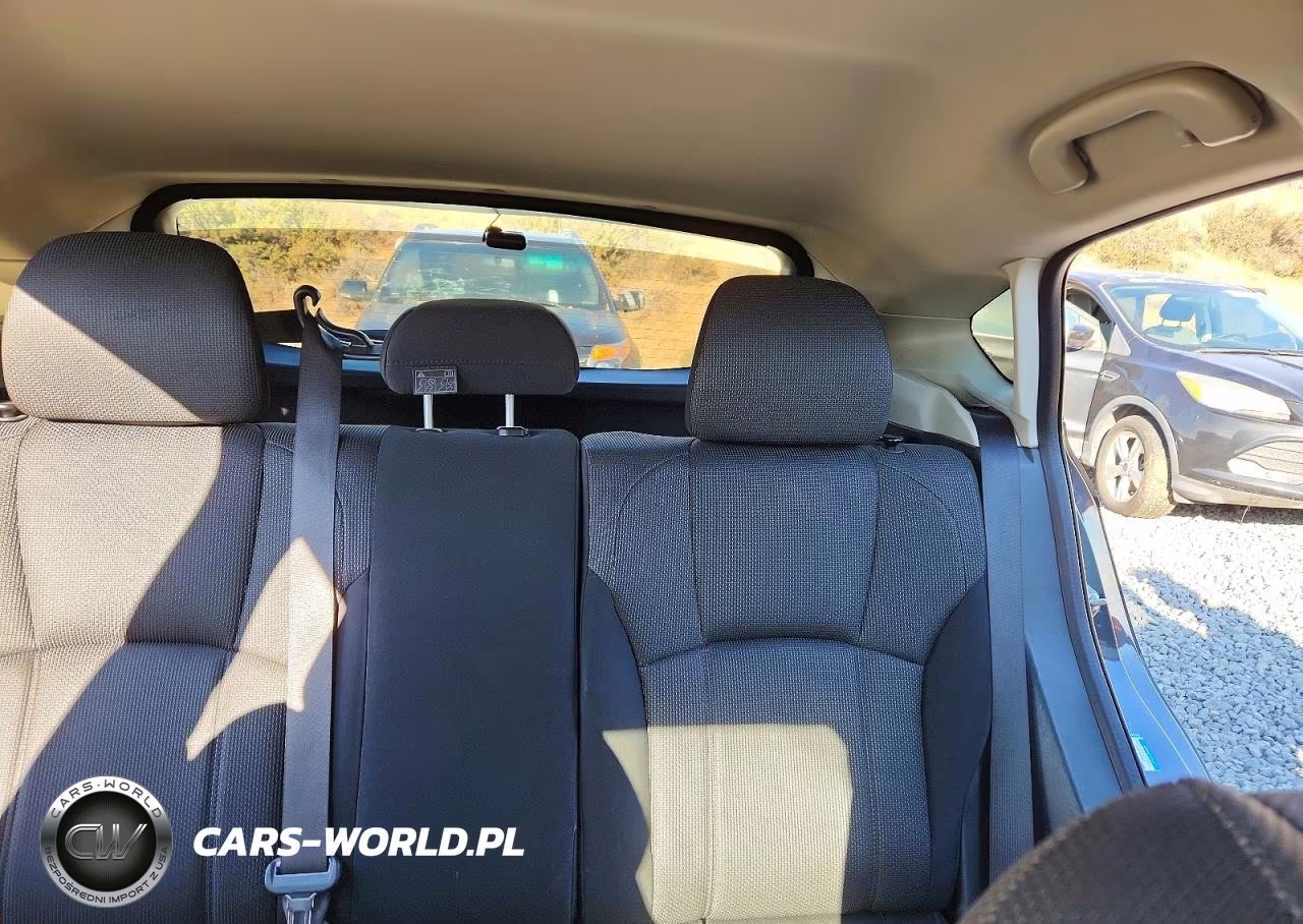 2018 Subaru Impreza Premium Plus VIN:4S3GTAD67J3732801 - 10